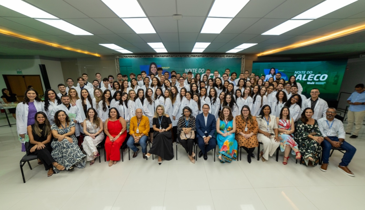 Noite do Jaleco celebra o início da trajetória de 100 futuros médicos - Foto: Ricardo Sá/Asscom Unit
