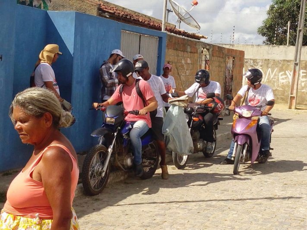 Agentes em a��o nas comuindades: Boquim sabe combater pela raiz (Foto: Divulga��o Secom/PMB)
