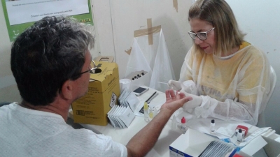 Dia Mundial contra as Hepatites: Unidade M�vel oferta Teste R�pido no Centro de Aracaju (Foto: SES/SE)