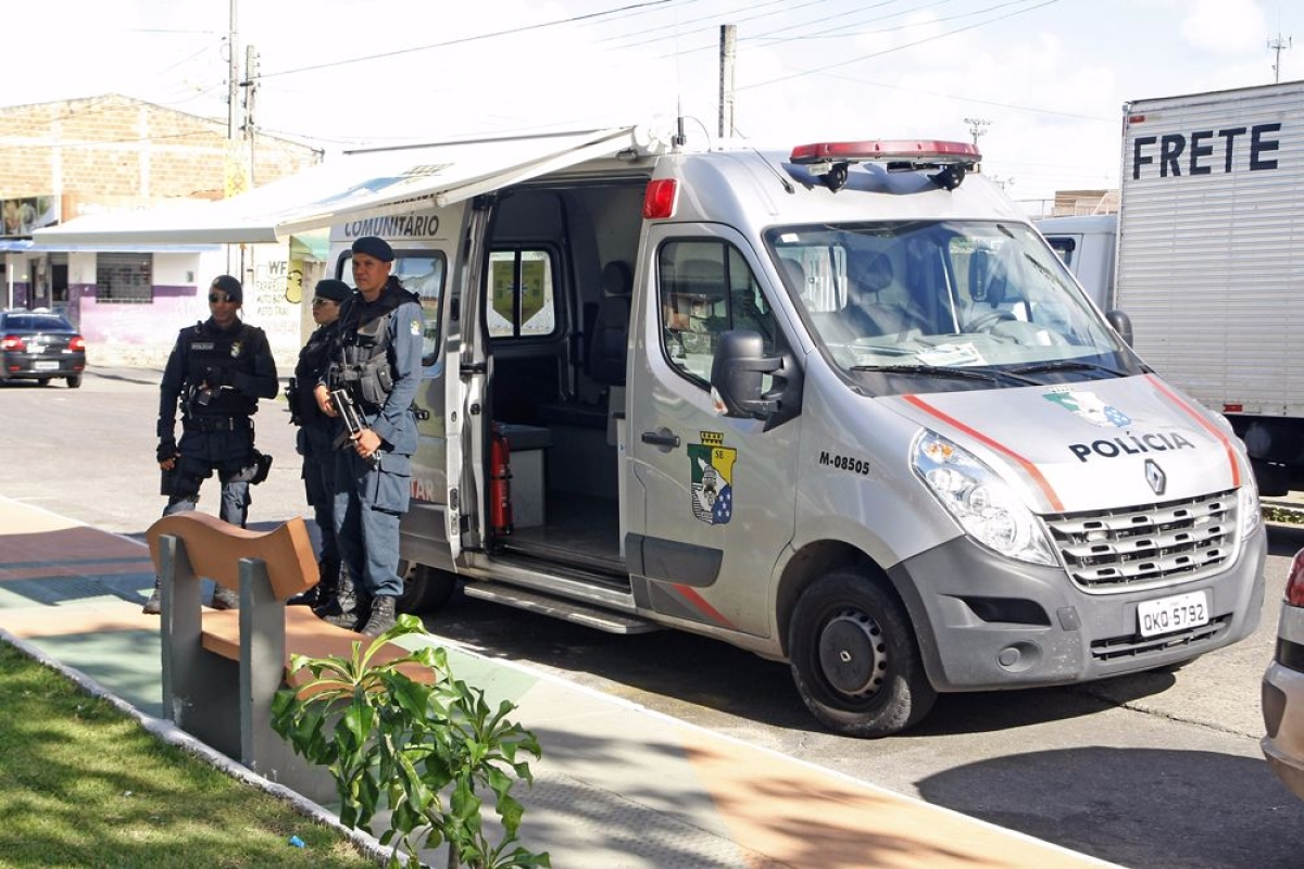 O policiamento comunit�rio � realidade, de forma permanente no Santos Dumont, desde junho deste ano, quando o governador Jackson Barreto entregou a unidade m�vel � popula��o (Foto: Victor Ribeiro/ASN)