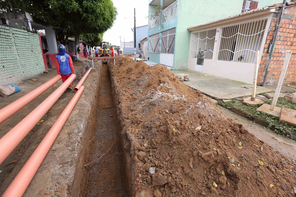 Obras de esgotamento sanit�rio em Dores est�o 70% conclu�das (Imagem: Jorge Henrique/ASN)