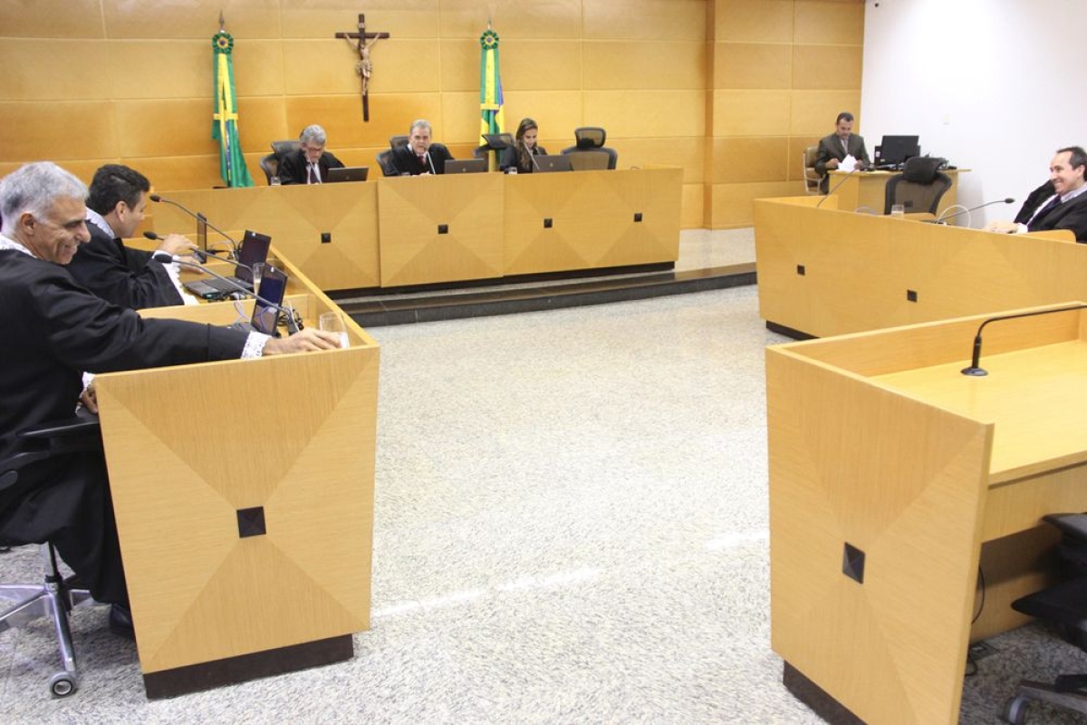 TCE/Sergipe: Conselheiros julgam relat�rio de inspe��o na 1� C�mara (Imagem: Cleverton Ribeiro/TCE/SE)