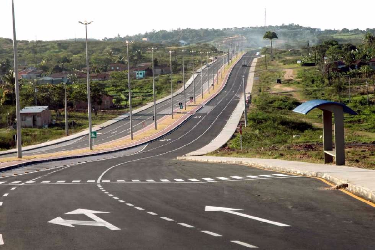 A avenida Doutor Lauro Porto interliga o entroncamento das BR?s 101 e 235 no munic�pio de Nossa Senhora do Socorro �s avenidas Santa Gleide, Maranh�o e Coelho e Campos, formando um novo corredor em dire��o ao centro de Aracaju (Imagem: Andr� Moreira/ASN)