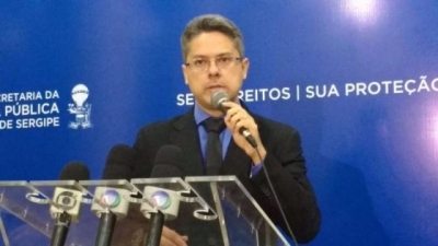 Delegado-geral detalha investiga��o que culminou na pris�o de suspeitos de assassinarem dono de bar (Imagem: SSP/SE)