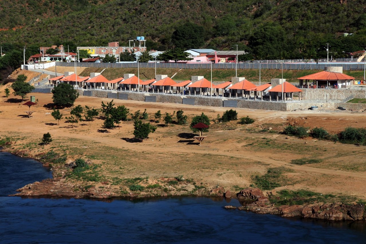 Com recursos na ordem de R$6.633.884,61, provenientes do Prodetur, por meio do Banco Interamericano de Desenvolvimento (BID), o ponto tur�stico conta com restaurante com vista panor�mica para o Rio S�o Francisco, 14 quiosques pr�prios para bares (Foto: An