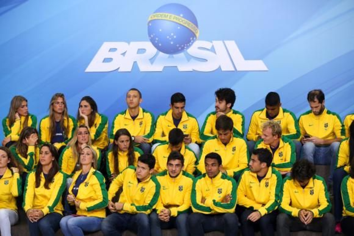 Atletas ol�mpicos participam de cerim�nia no Pal�cio do Planalto (Foto: Marcelo Camargo/Ag�ncia Brasil)