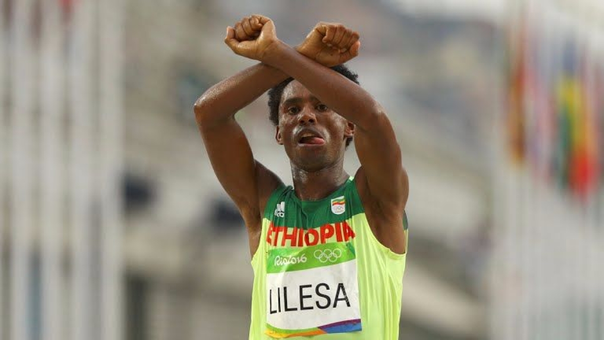 Maratonista et�ope que fez protesto pol�tico na Olimp�ada permanece no Brasil (Foto: Rio 2016)