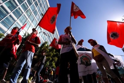 Bras�lia - Representantes de movimentos sociais ocupam o pr�dio do Minist�rio do Planejamento (Imagem: Marcelo Camargo/Ag�ncia Brasil)