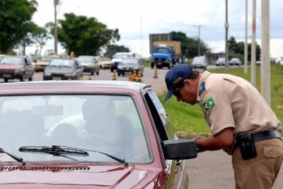 As regras mais r�gidas para o C�digo de Tr�nsito foram estabelecidas pela Lei n.� 13.281, sancionada em maio deste ano (Imagem: Arquivo/Ag�ncia Brasil)