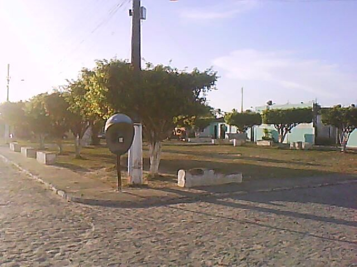 Garibalde Mendon�a pede constru��o de pra�a em S�o Crist�v�o (Foto: Site Deputado Estadual Garibalde Mendon�a)
