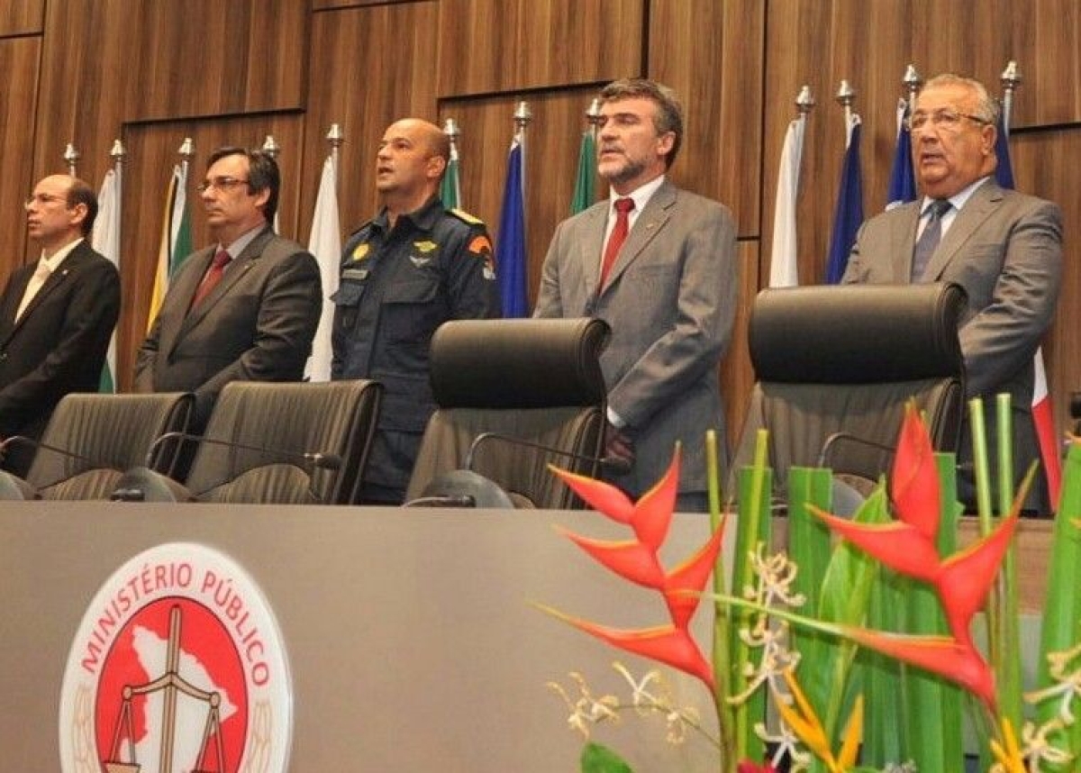 Deputado Garibalde Mendon�a prestigia promo��o de oficiais da Pol�cia Militar (Foto: Site Deputado Estadual Garibalde Mendon�a)
