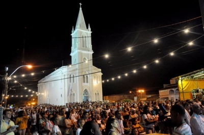 Garibalde Mendon�a prestigia noven�rio de Santo Ant�nio em Aracaju (Foto: Reprodu��o)