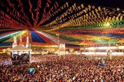 Vamos forrozar com muita alegria e paz (Foto: Site Deputado Estadual Garibalde Mendon�a)