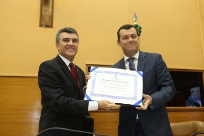 Eliezer Siqueira J�nior � o mais novo cidad�o sergipano (Foto: C�sar de Oliveira/Ag�ncia Alese)