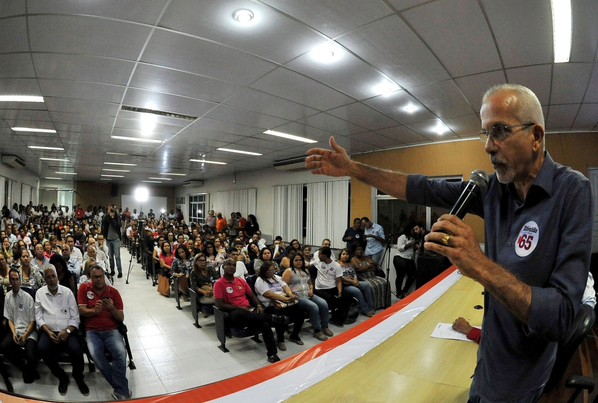 Edvaldo Nogueira e Eliane Aquino lan�am plano de governo e plataforma colaborativa (Imagem: Jana�na Santos/Site Edvaldo Nogueira)