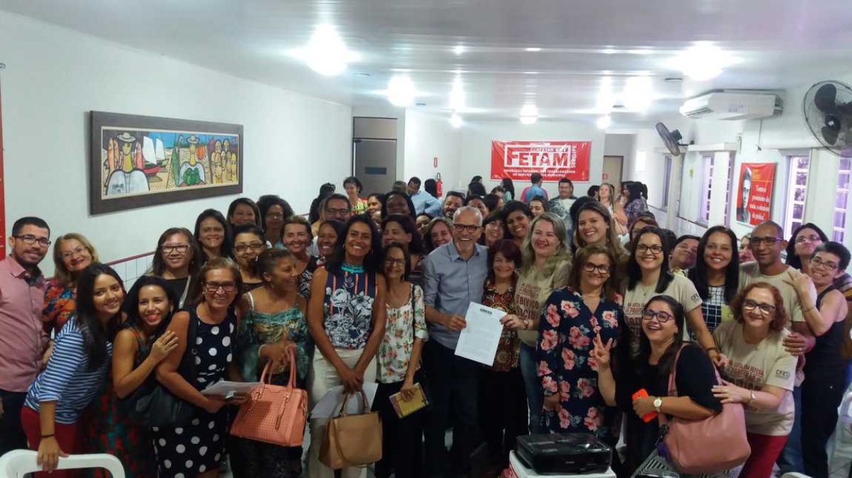 Edvaldo Nogueira e Eliane Aquino se reúnem com assistentes sociais de Aracaju (Imagem: Assessoria Edvaldo Nogueira)