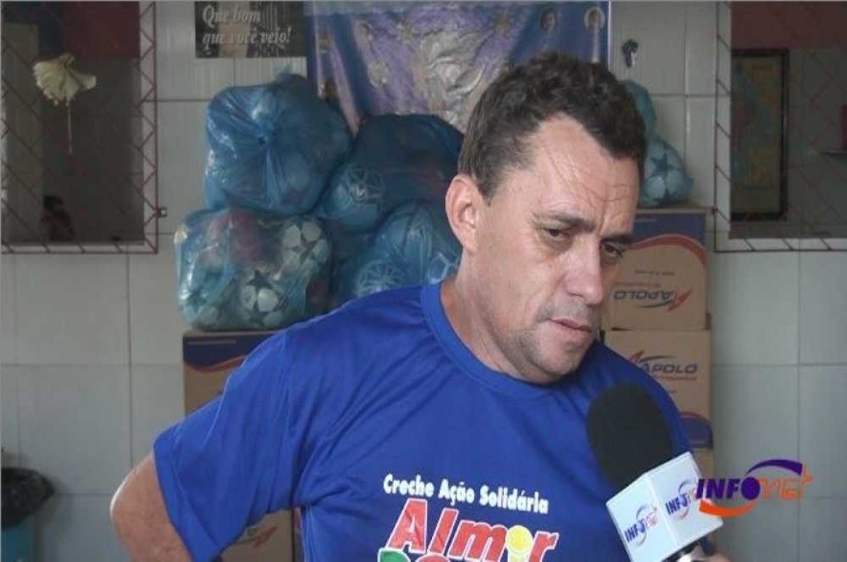 "Eu não estou bem de saúde não. �? muita coisa ruim acontecendo de uma vez só", diz Almir do Picolé (Imagem: Portal Infonet)