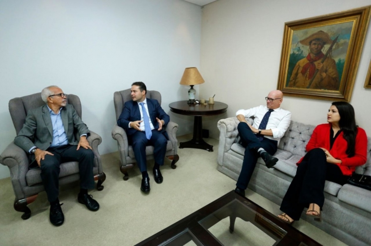 Edvaldo Nogueira se reúne com o governador de Alagoas e com o prefeito de Maceió (Imagem: PMA)