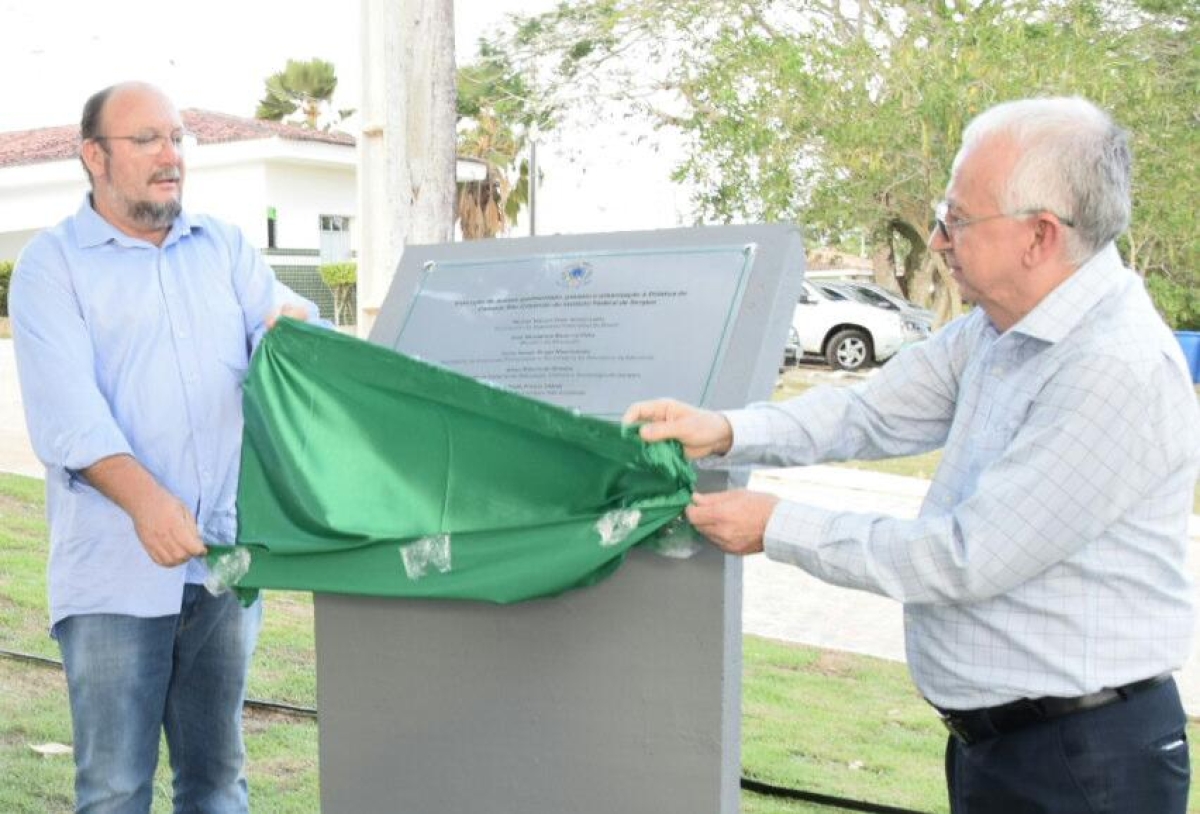 Construído com emenda do deputado João Daniel, calçamento do IFS São Cristóvão é inaugurado (Imagem: Márcio Garcez/Assessoria João Daniel)