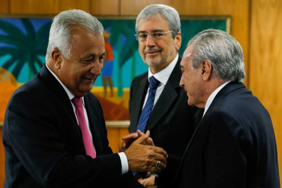 Jackson Barreto e Michel Temer presidem ato de reinício das obras da BR-101 e da pista de pouso e decolagem do aeroporto de Aracaju (Foto: Marcos Corrêa/PR)