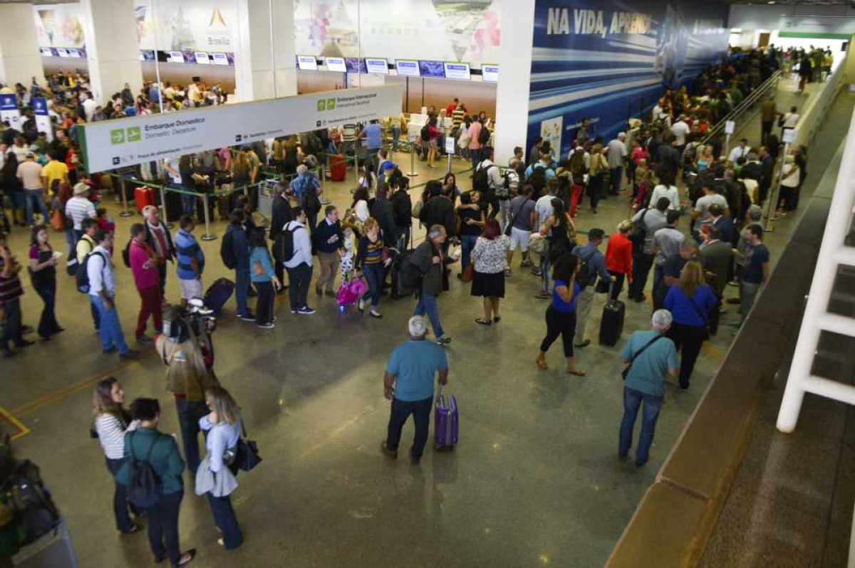 Grupos estrangeiros arrematam aeroportos; governo arrecada R$ 3,7 bilhões (Foto: Arquivo/Agência Brasil)