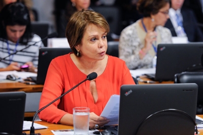 A senadora �?ngela Portela (PT-RR) foi a relatora do projeto aprovado (Foto: Edilson Rodrigues/Agência Senado)