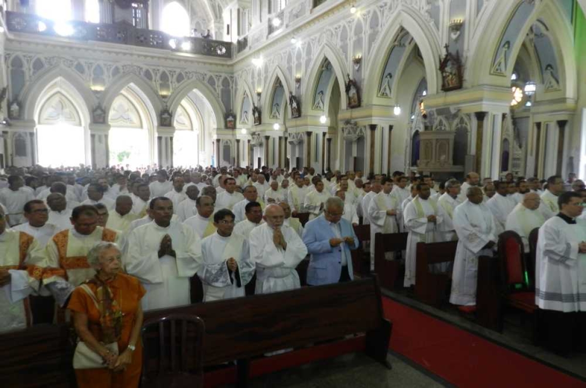 Missa foi realizada na Catedral nesta manhã (Foto: Portal Infonet)