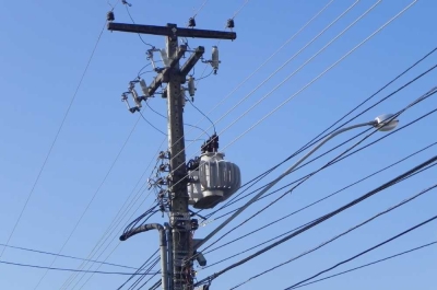 Menino de 11 anos morre ao sofrer descarga elétrica  http://www.clicksergipe.com.br/cotidiano/12/27645/menino-de-11-anos-morre-ao-sofrer-descarga-eletrica.html