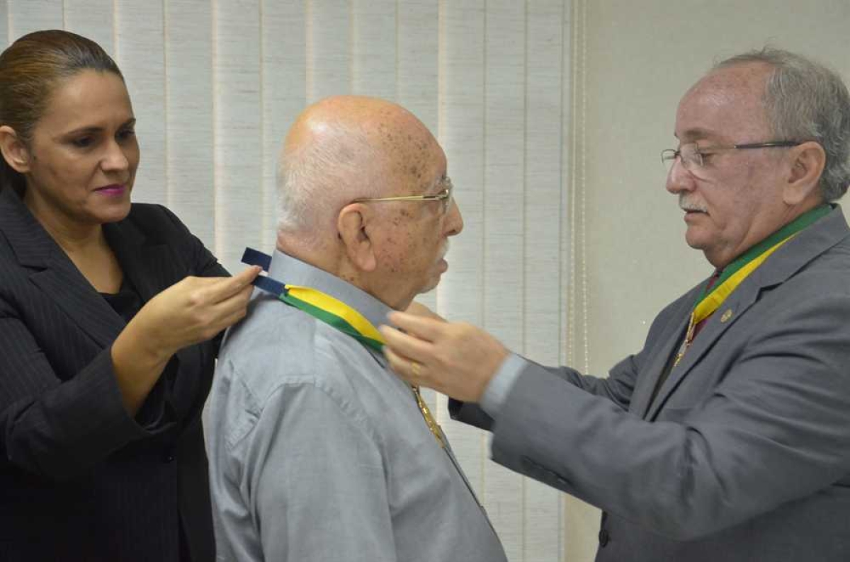 Wellington Elias, ícone do rádio sergipano recebe Medalha da Ordem do Mérito Parlamentar (Foto: Jadilson Simões/Agência Alese)