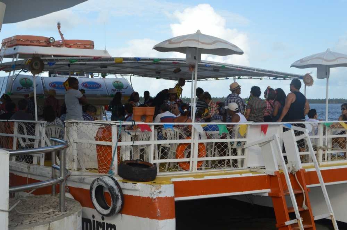 O catamarão tem capacidade para 55 pessoas (Foto: Portal Infonet)