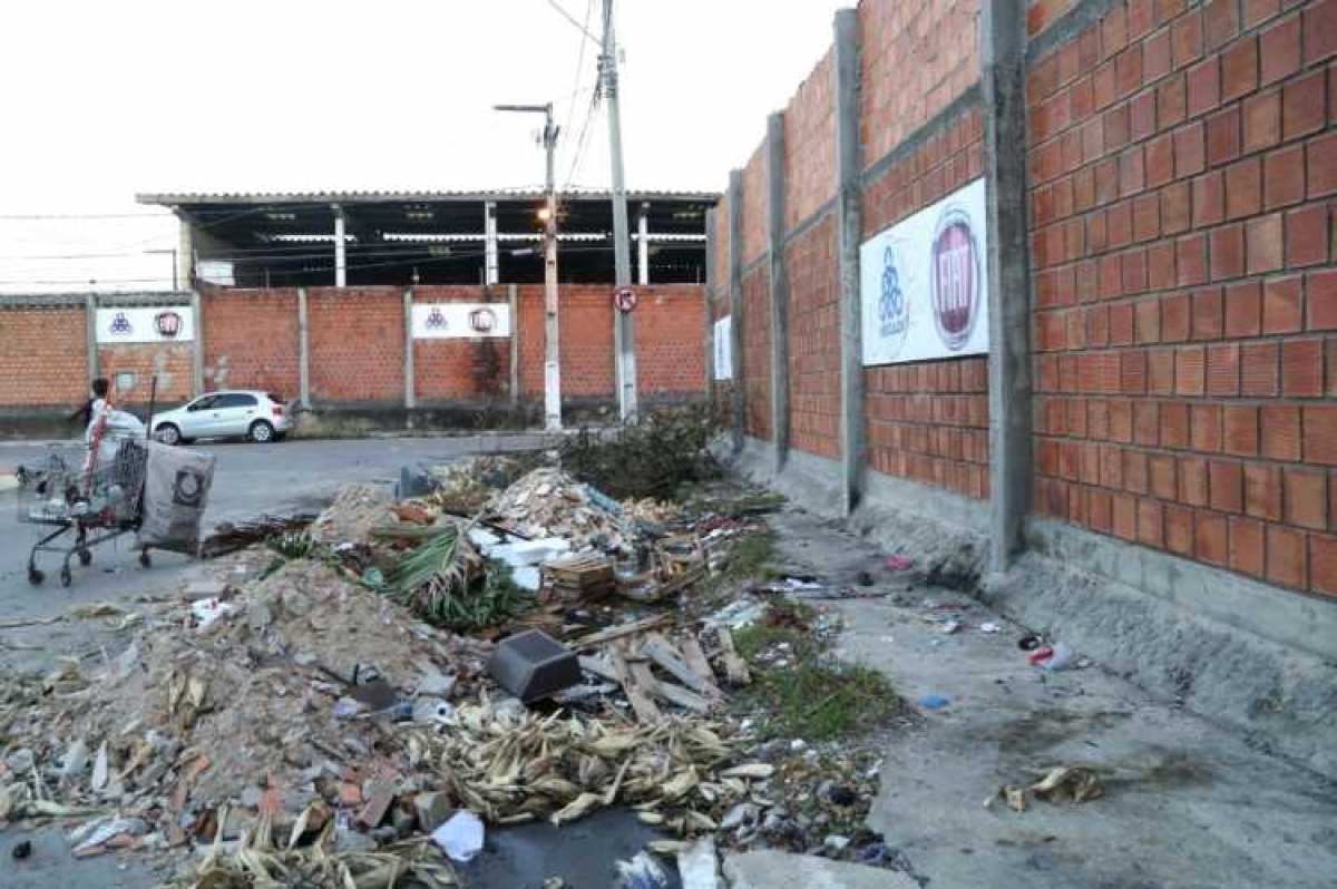 Descarte irregular de lixo pode gerar multa e até detenção (Foto: Ana Lícia Menezes/PMA)