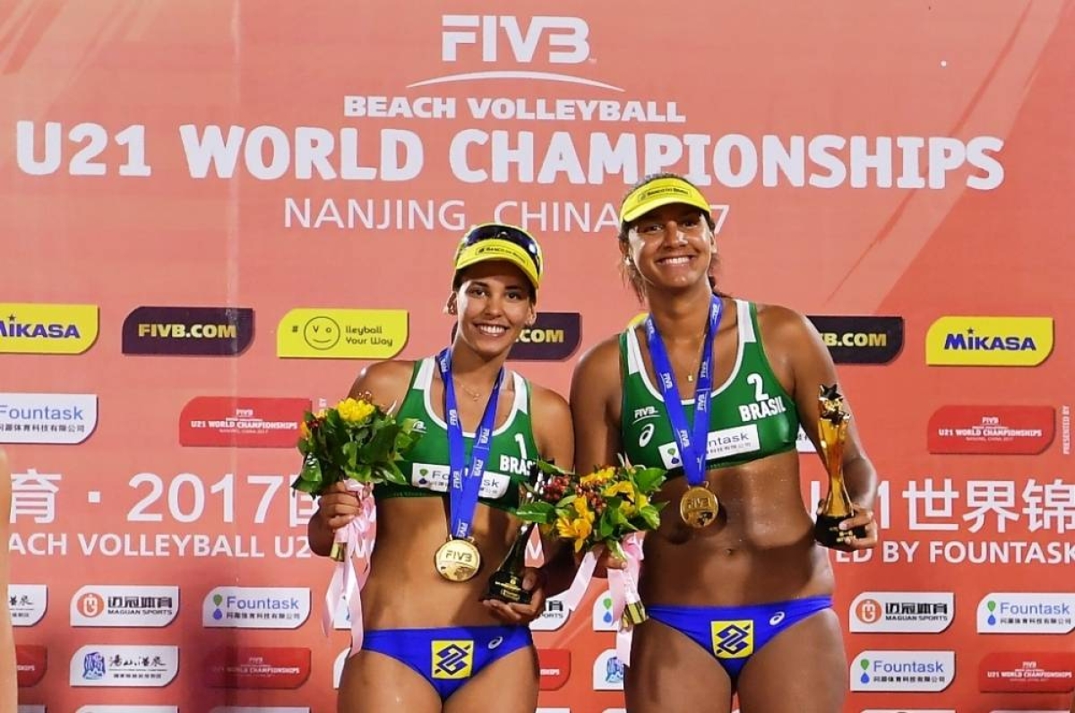 Sergipana Duda Lisboa e a mineira Ana Patrícia conquistaram o bicampeonato do mundial sub-21 de vôlei de praia realizado em Nanjing, na China (Foto: FIVB)