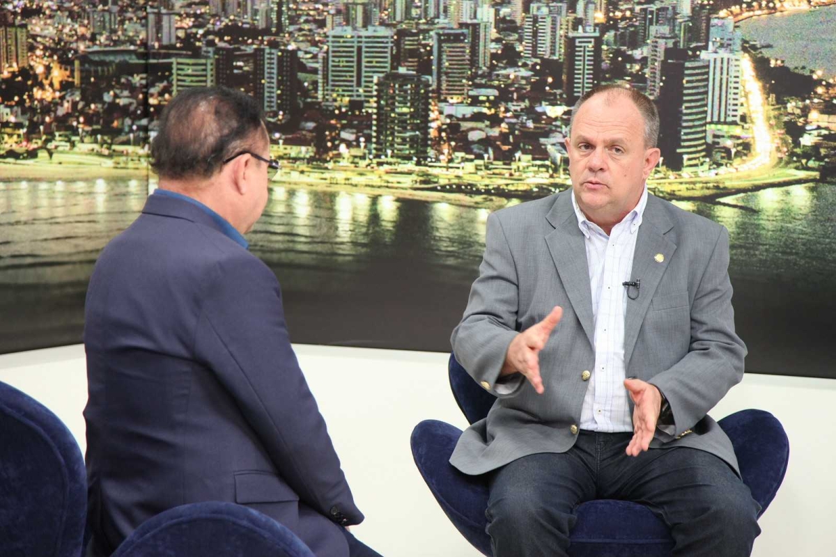 O governador em exercício Belivaldo Chagas reservou parte desta quinta-feira, 20, para dar entrevistas às emissoras de rádio e TVl (Foto: Andre Moreira/ASN)