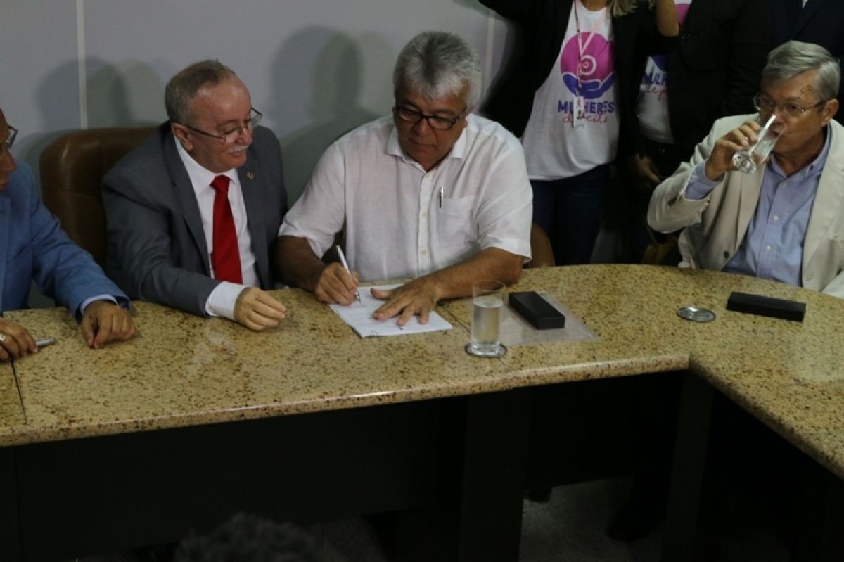 Secretário de Estado da Saúde festeja nova fase na oferta da radioterapia de Sergipe (Foto: SES/SE)