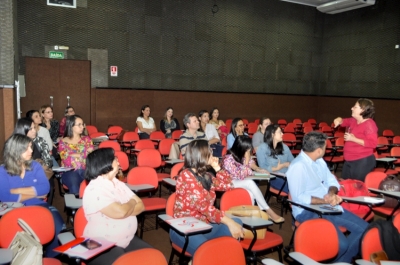 Odontólogos são capacitados para novo serviço de atendimento a pacientes especiais (Foto: SES)