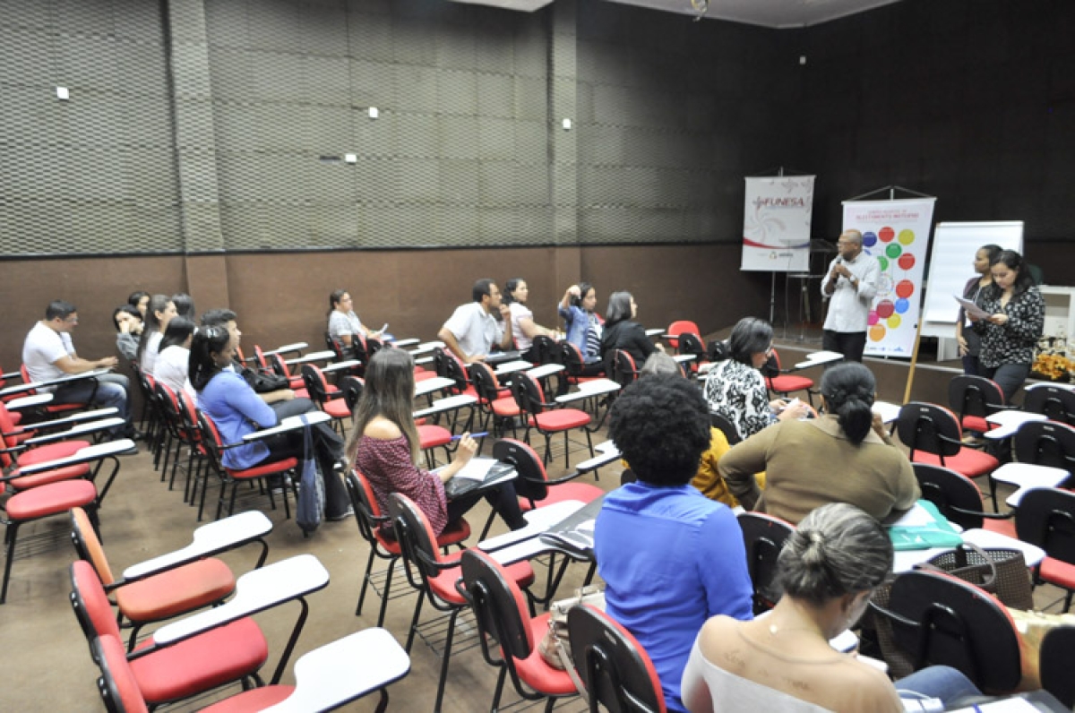 Profissionais da saúde e da Vigilância Sanitária recebem capacitação sobre comercialização de alimentos para crianças (Foto: SES/SE)