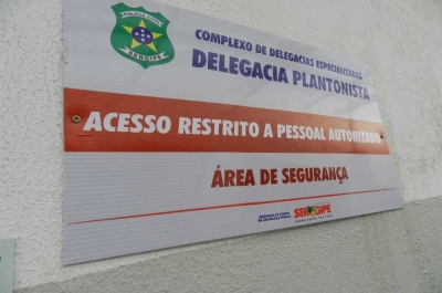 �?nibus interestadual é parado e assaltado na divisa de Sergipe e Alagoas (Foto: Arquivo Portal Infonet)