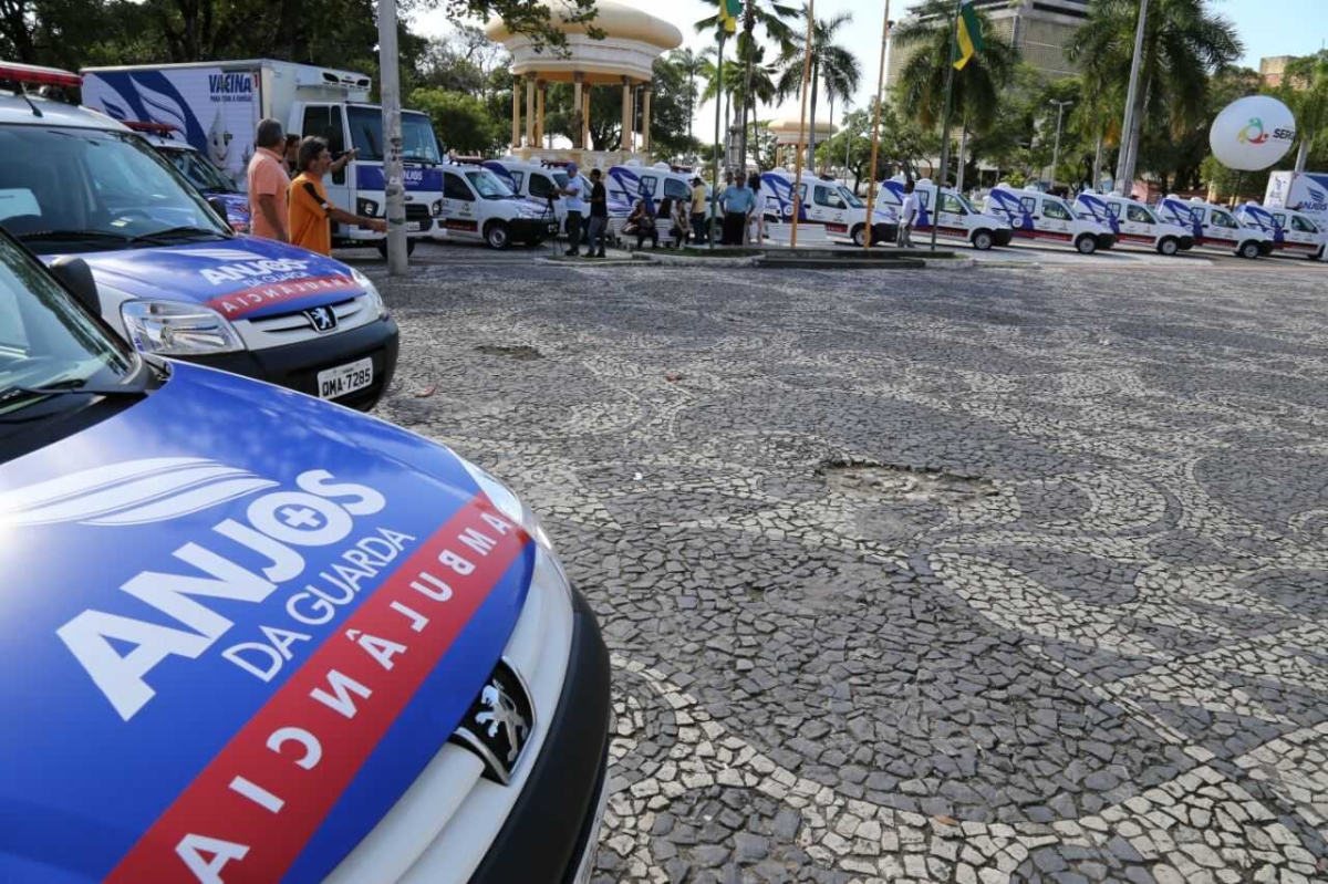 Secretário da Saúde de Sergipe destaca avanço da ação do governo no interior durante entrega de ambulâncias (Foto: SES/SE)
