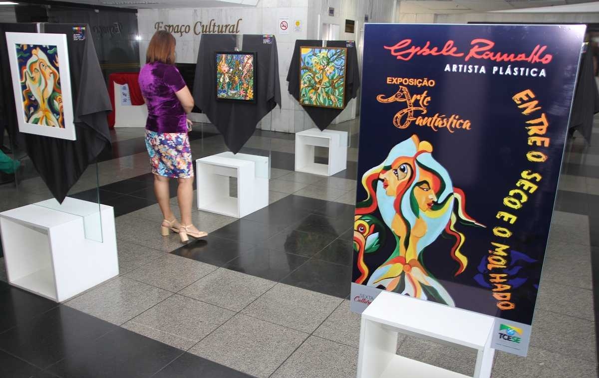 TCE/Sergipe expõe pinturas da artista plástica Cybelle Ramalho (Foto: TCE/SE)