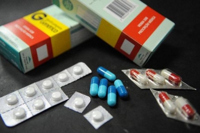 Hoje, data em que é lembrada o Dia Nacional de Luta por Medicamentos, Ana Paula e outros pacientes crônicos relatam dificuldades no acesso aos remédios,  além do frequente desabastecimento no estoque das farmácias de alto custo no DF (Foto: Arquivo/Agência Brasil)

