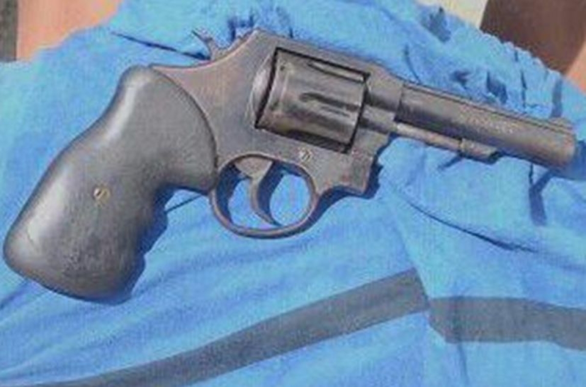 PM/Sergipe apreende adolescentes em posse de arma de fogo no Bairro Aeroporto (Foto: PM/SE)