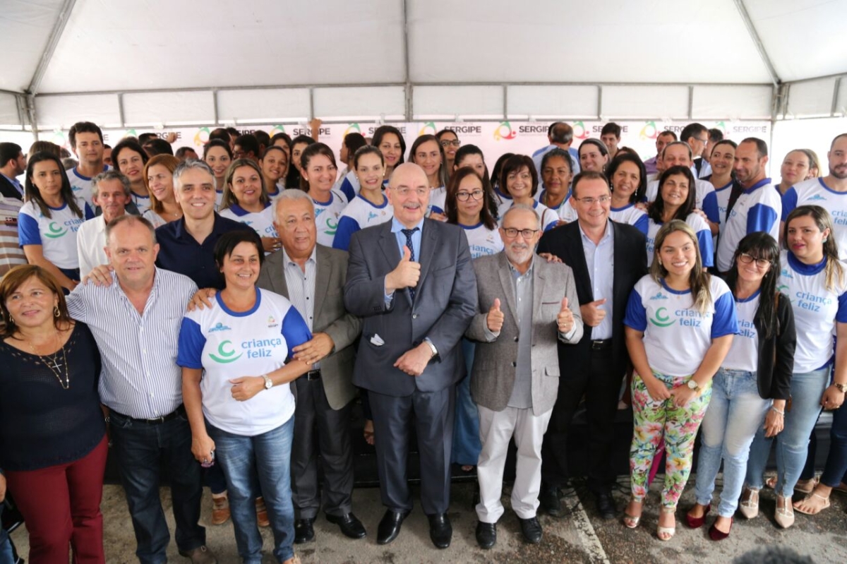 Governador de Sergipe e ministro do Desenvolvimento Social anunciam construção de 3.576 cisternas e aguadas no semiárido sergipano (Foto: Jorge Henrique/ASN)