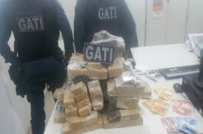  Mais de 40kg de maconha são apreendidos pelo Gati (Foto: Gati)