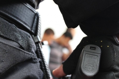 Dupla é presa após assalto a veículo na capital (Foto: SSP)