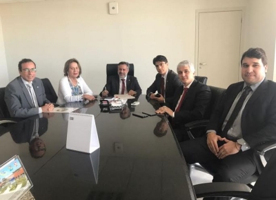 Defensoria Pública e Ministério Público firmam parceria para utilização conjunta do "�?nibus da Cidadania" (Foto: Ascom DPE/SE)