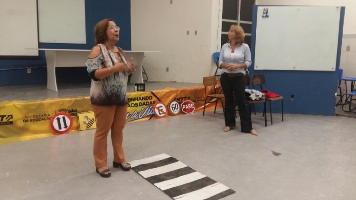 Lijane na ação no Colégio de Aplicação (Foto: SMS/Aracaju)