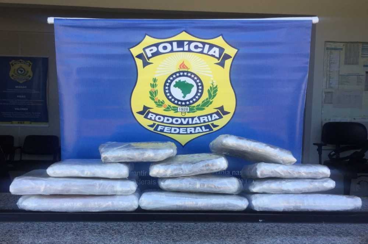 Droga vinda de Belém e seria distribuída em Aracaju (Foto: PRF/SE)