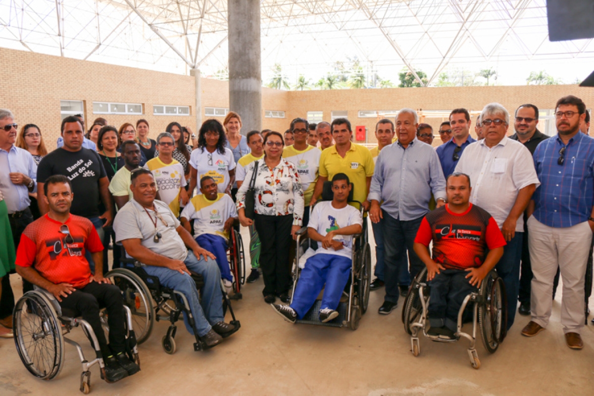 Almeida Lima acompanha governador de Sergipe em visita à construção do Centro Especializado em Reabilitação (Foto: SES/SE)