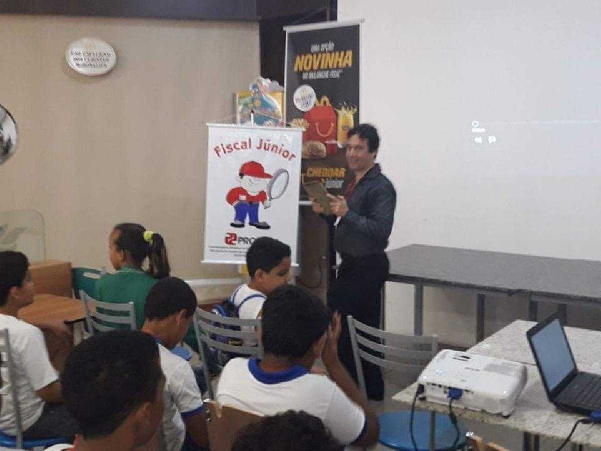 Procon/Sergipe realiza atividades com crianças no Shopping Riomar (Foto: Procon/SE)