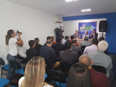 Prefeitos publicam carta aberta e avisam fechamento de prefeituras em Sergipe (Foto: T. DANTAS)
